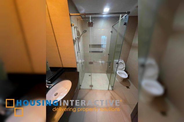 fully furnished 1br unit with parking for lease in one serendra