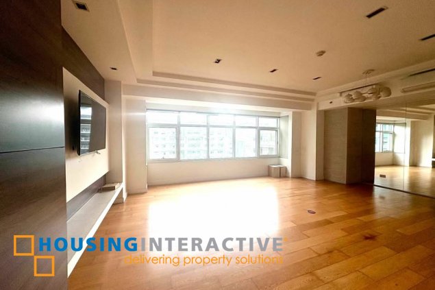 semi-furnished 2br unit with parking for rent in one serendra