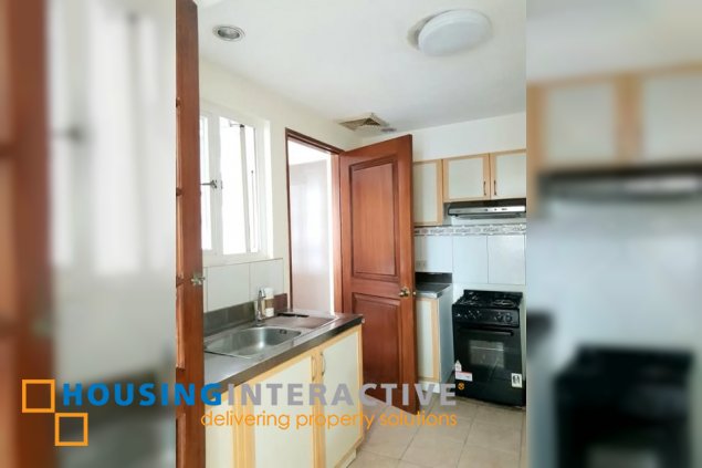 furnished 2br unit with parking for sale in two lafayette sqaure
