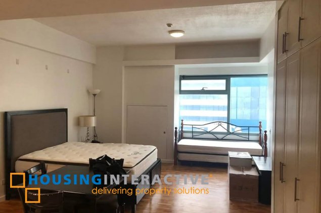 fully furnished studio unit with parking for lease in one legaspi park