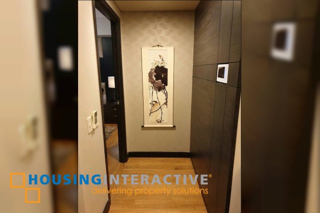 fully furnished 1br unit with parking for lease in one serendra