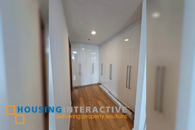 fully furnished 1br unit with parking for lease in park terraces