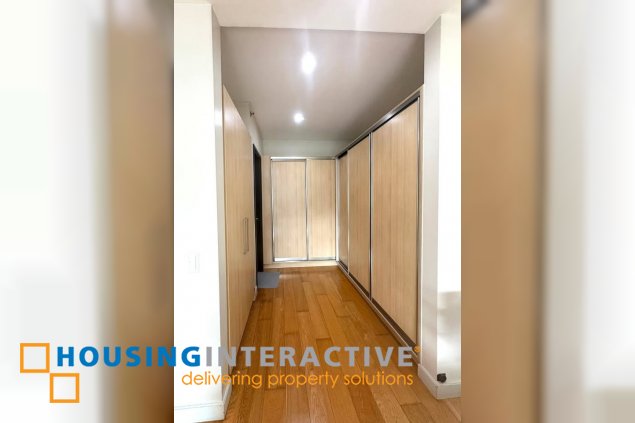 semi-furnished 2br unit with parking for lease in one serendra