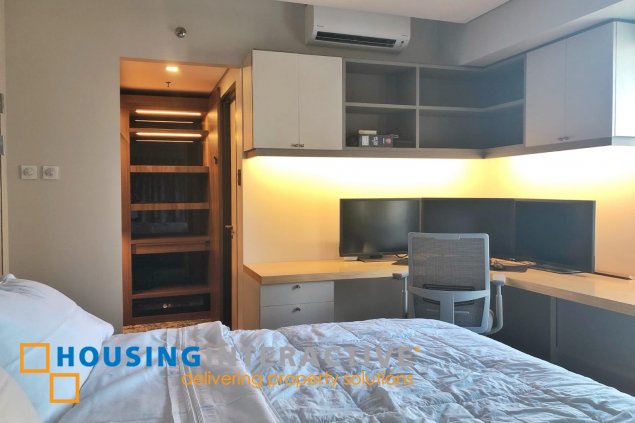 spacious 2br unit with parking for sale in joya lofts and towers