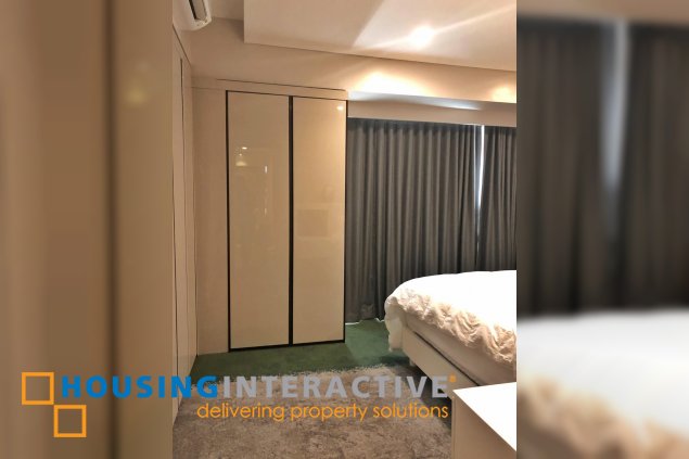 spacious 2br unit with parking for sale in joya lofts and towers