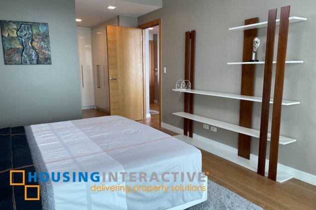furnished 2br unit with parking for lease in park terraces