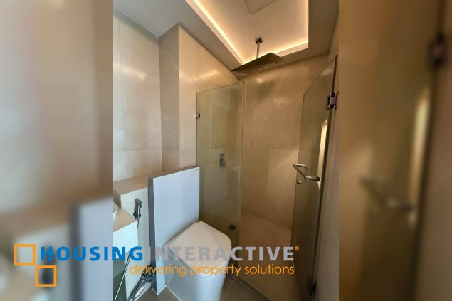 fully furnished 3br unit with parking for rent in east gallery place