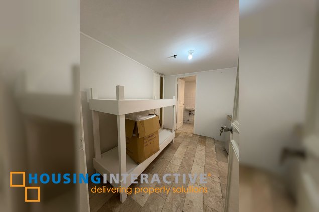 furnished 3br unit with balcony for lease in cosmopolitan tower