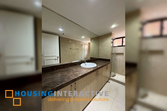 furnished 3br unit with balcony for lease in cosmopolitan tower