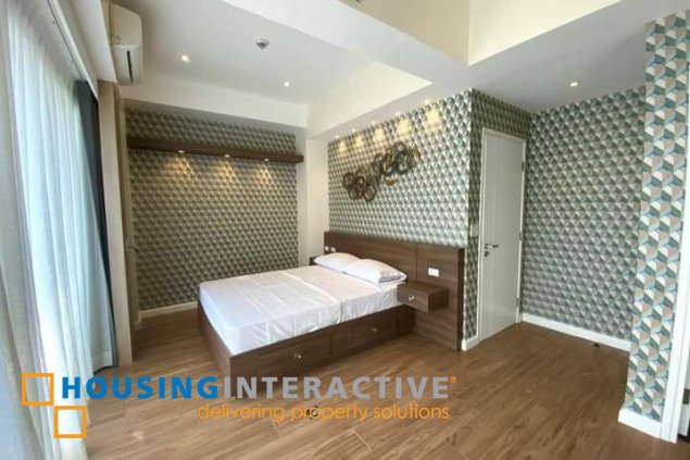 bi-level penthouse unit for lease in st. moritz private estate