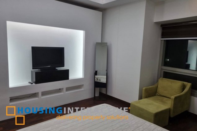 fully furnished 2br unit with parking for lease in the residences at greenbelt