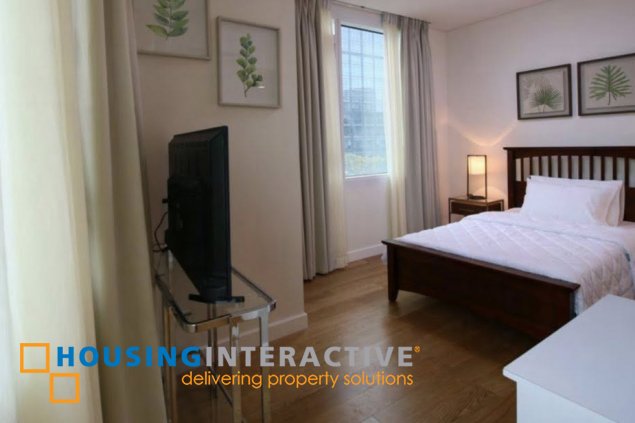 fully furnished 2br unit with parking for rent in park terraces