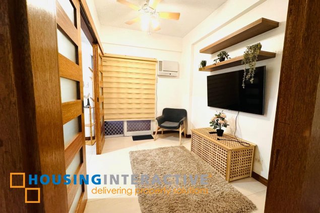 large 1br unit convertible to 2br with 1 parking and balcony for sale in acacia estates