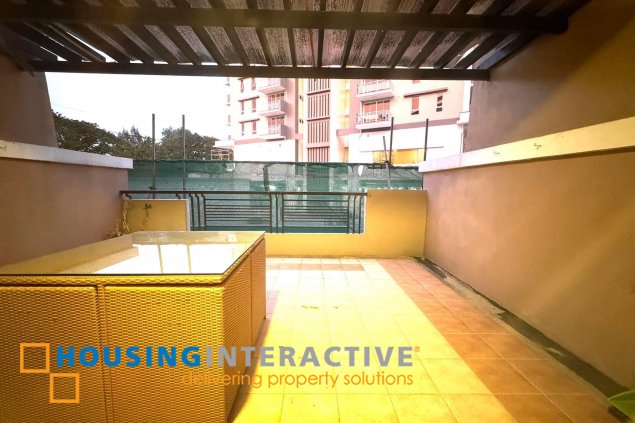 large 1br unit convertible to 2br with 1 parking and balcony for sale in acacia estates