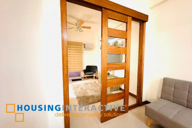 large 1br unit convertible to 2br with 1 parking and balcony for sale in acacia estates