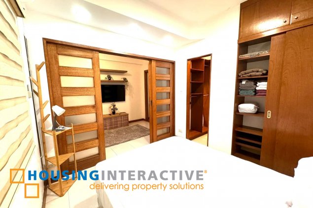large 1br unit convertible to 2br with 1 parking and balcony for sale in acacia estates