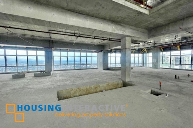 bi-level penthouse unit with 6 parkings for sale in east gallery place