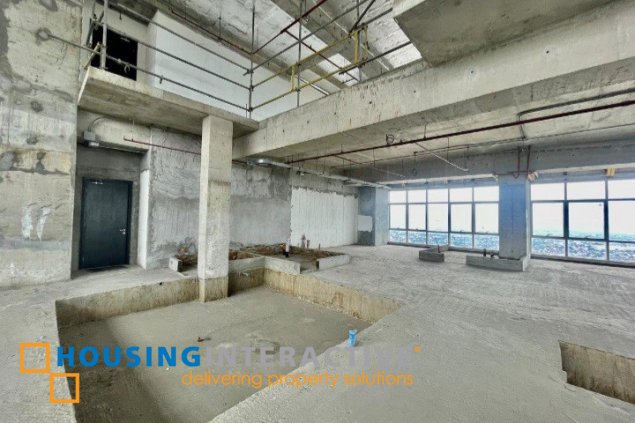 bi-level penthouse unit with 6 parkings for sale in east gallery place