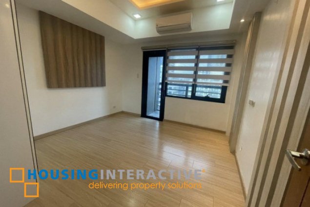 semi-furnished 3br unit with balconies and parking for rent in icon plaza