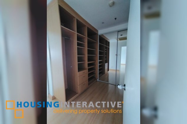 semi-furnished 3br unit with parking for lease in regent parkway