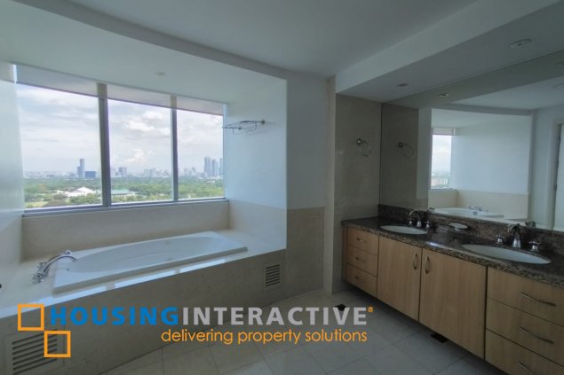 semi-furnished 3br unit with parking for lease in regent parkway