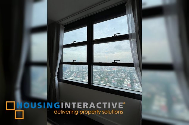 semi-furnished 3br unit with 2 parkings for sale in garden towers