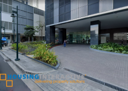 bare office space for rent at park triangle corporate center