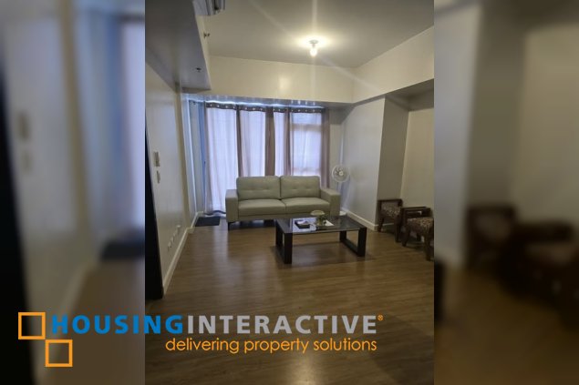 semi-furnished 1br unit with balcony and parking for lease in park triangle residences