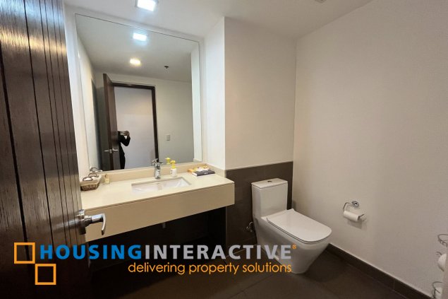 fully furnished 2br unit with parking for lease in the suites