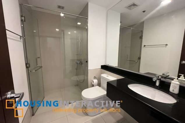 fully furnished 2br unit with parking for lease in the suites