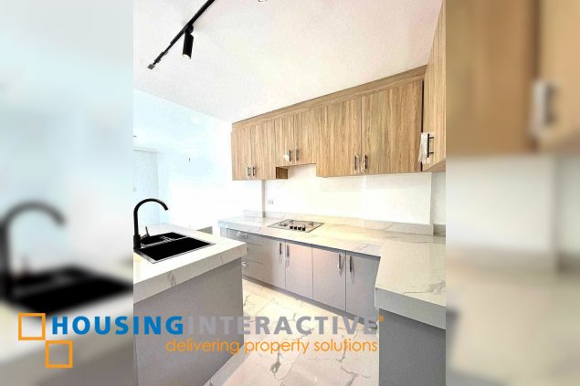 corner house and lot for sale in greenwoods executive village, pasig
