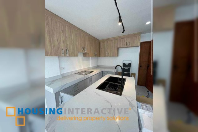 corner house and lot for sale in greenwoods executive village, pasig