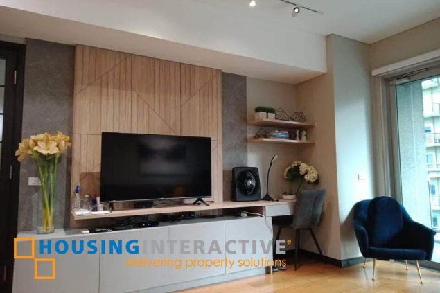 nicely furnished 1br unit with parking for lease in one serendra
