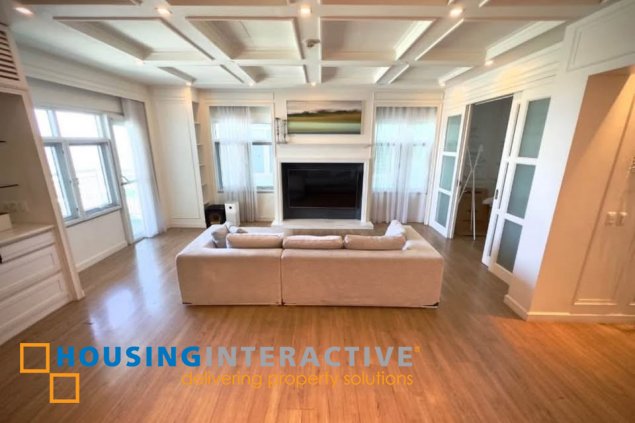 rare penthouse for sale in meranti two serendra