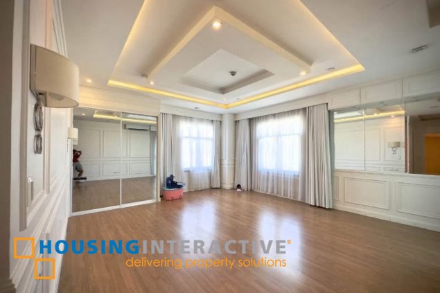 rare penthouse for sale in meranti two serendra