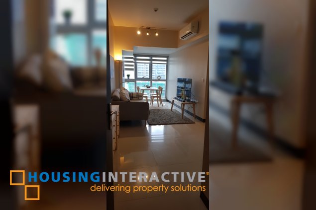 furnished 3br unit with parking for lease in uptown parksuites