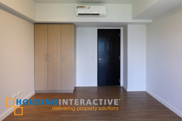 semi-furnished 3br unit with balconya and parking for sale in two maridien