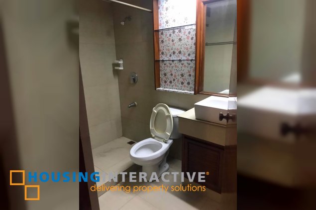 fully furnished 2br unit with balcony and parking for lease/sale in tropical palms