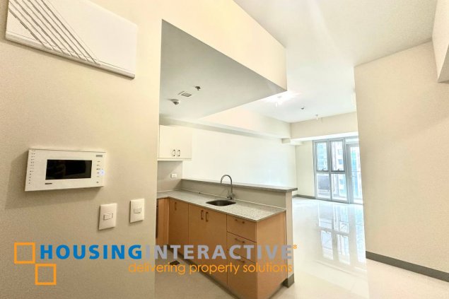 bare 2br unit for slae in uptown parksuites