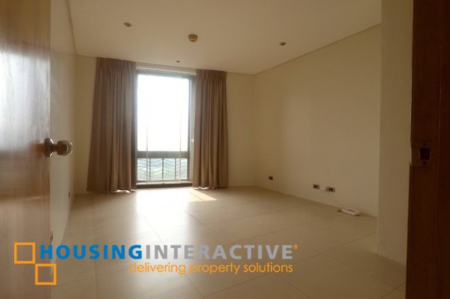 furnished 3br unit with parking for sale in essensa tower