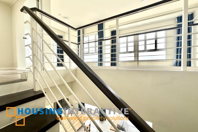 4br penthouse unit with parking for sale in the montane