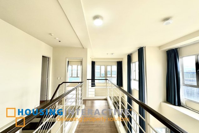 4br penthouse unit with parking for sale in the montane
