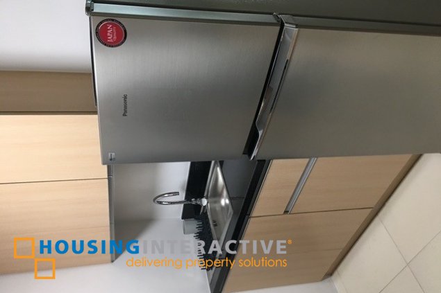 furnished 1br unit with balcony and parking for lease in two serendra