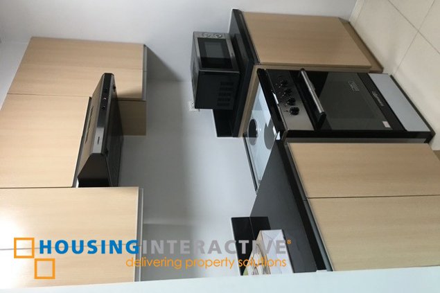 furnished 1br unit with balcony and parking for lease in two serendra