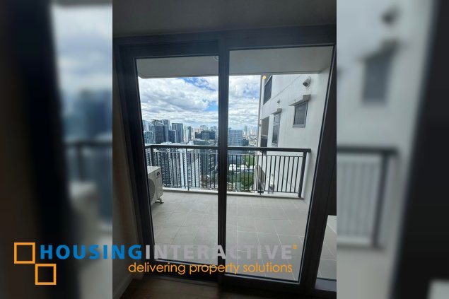 fully furnished 1br unit for lease in park triangle residences
