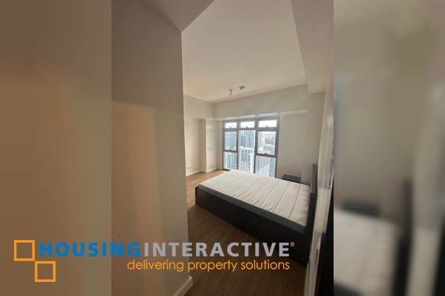 fully furnished 1br unit for lease in park triangle residences