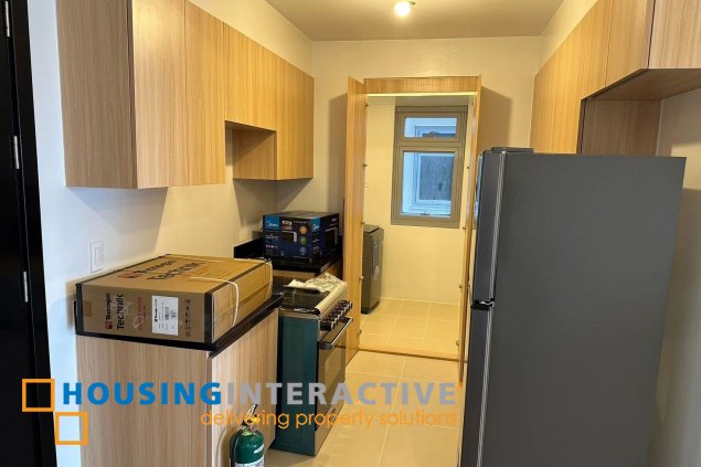 fully furnished 1br unit for lease in park triangle residences