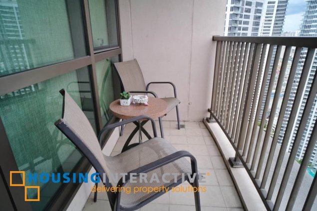 for lease: 2 bedroom unit in joya lofts and towers, rockwell center
