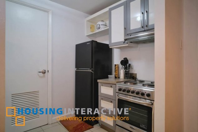 for lease: 2 bedroom unit in joya lofts and towers, rockwell center