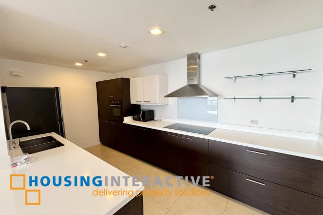 fully furnished 3br unit with balcony and parking for lease in the suites